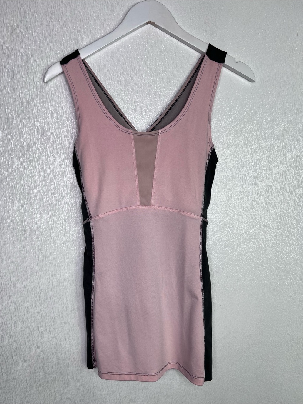 GAIAM Pink Gray Athletic Top Criss Cross Back Performance Yoga Tank Size Medium